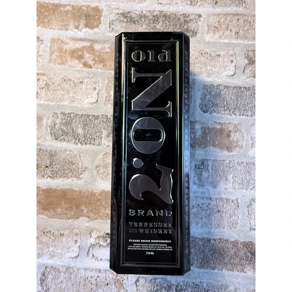 Jack Daniels Old No 7 Tennessee Whiskey Collectible Tin Black Silver 750ml Box